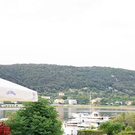 Mara * Supetarska Draga